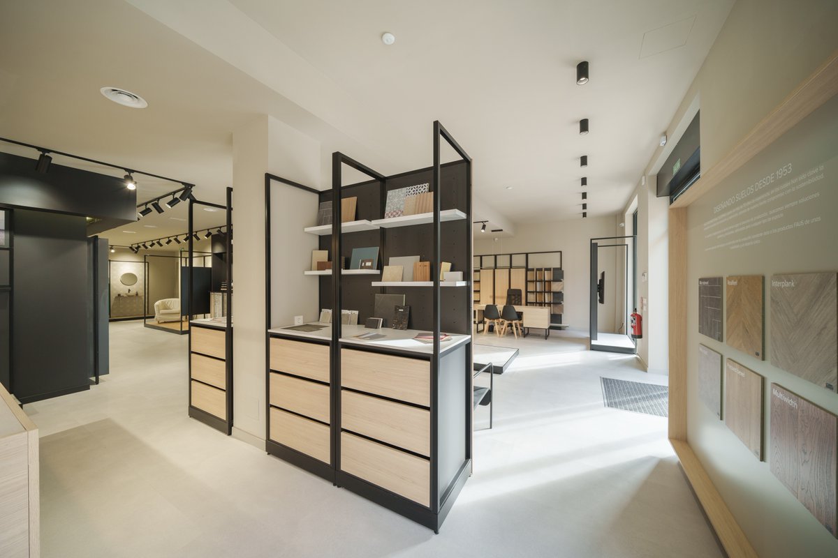 CDICV's tweet photo. NUEVO PROYECTO DE HUUUN · FAUS PREMIUM STORE
Bajo el diseño del equipo de @huuun_design, dirigido por @miguel_HUUUN, Faus International Flooring presenta su primera tienda física en España
+info: https://t.co/coqsMhhbJm
#CDICV #HUUUN #Faus #proyectos #design #interiordesign https://t.co/vHkvGDz9tg
