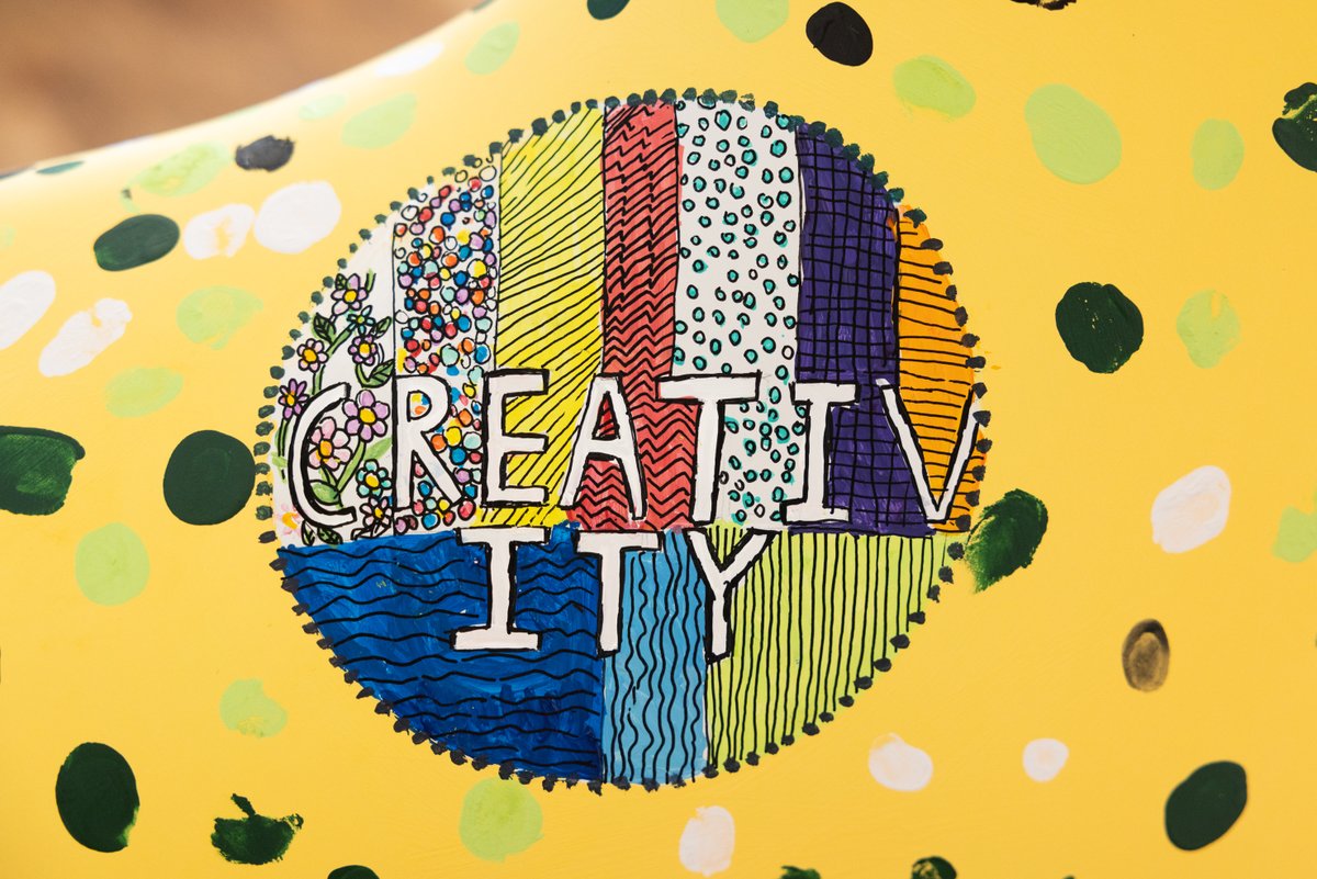 We had a fantastic morning with the pupils of #RidgewayPrimary and @CivicMayorLBC last Friday. All 700 children have played their part in creating 'June-Bubble', customising the giraffe we donated to them for #CroydonStandsTall and @culturecroydon. 👏🦒🎨 Well done everyone!