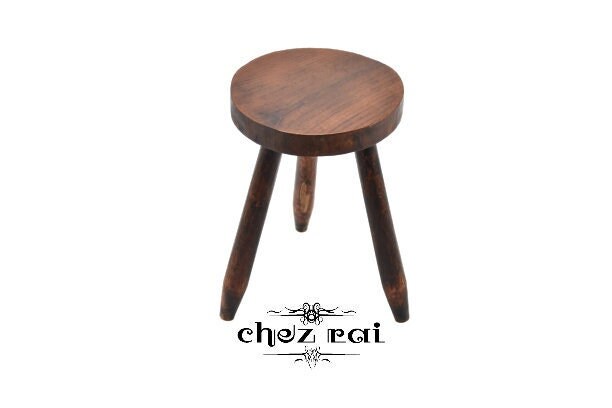 Chezrai1's tweet image. Excited to share the latest addition to my #etsy shop: Vintage Wooden Tapered Legged Round Rustic Stool Farmhouse Cottage Barn Room Display Wood Tabouret Plant Stand / Chez Rai etsy.me/43PqDMX #brown #rusticstool #plantstand #milkingstool #astool #stool #woodst