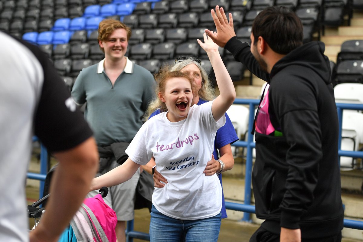WidnesRL's tweet image. Last night we had a very special visitor as we welcomed @Melissassmile for her challenge of walking around six Rugby League Club pitches.

👏 Increasing vital awareness for Angelman Syndrome whilst also raising funds for Teardrops &amp;amp; DOTS.

gofund.me/798b3cf9