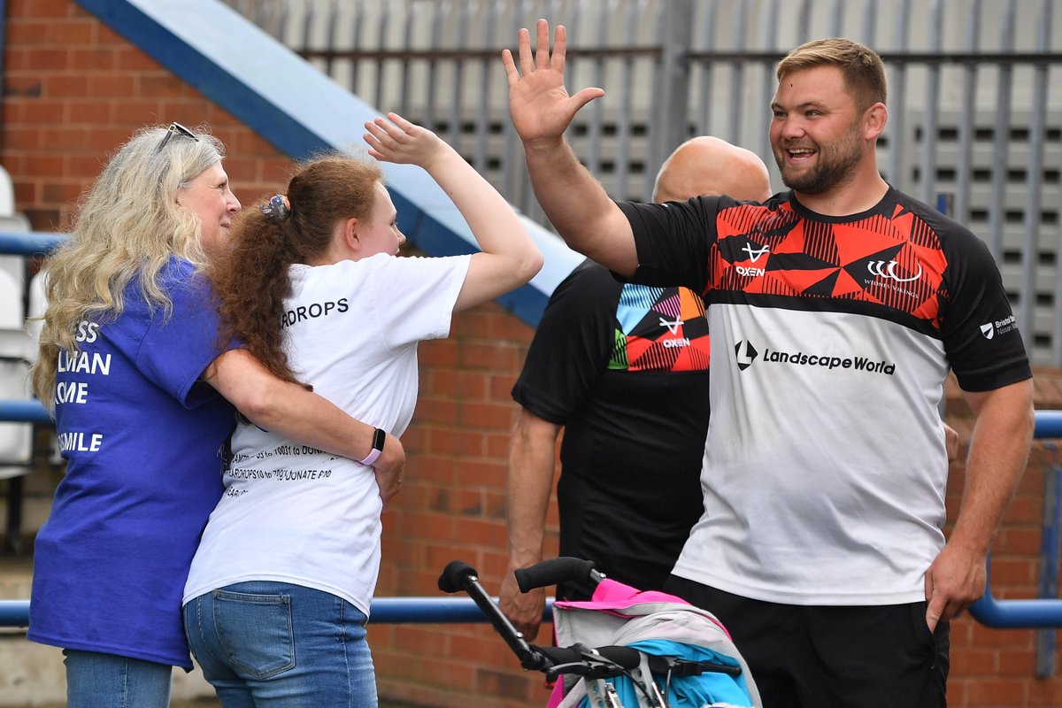WidnesRL's tweet image. Last night we had a very special visitor as we welcomed @Melissassmile for her challenge of walking around six Rugby League Club pitches.

👏 Increasing vital awareness for Angelman Syndrome whilst also raising funds for Teardrops &amp;amp; DOTS.

gofund.me/798b3cf9