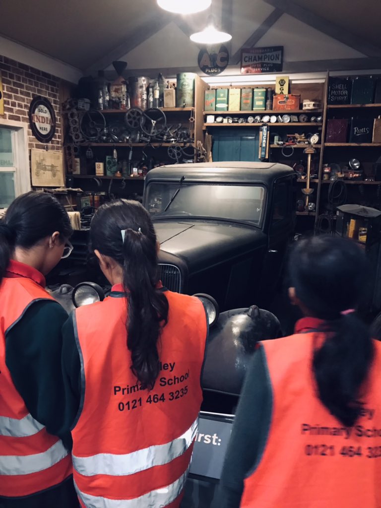 MissPearson22's tweet photo. Not exactly a modern garage! https://t.co/mpwmZRwI1I