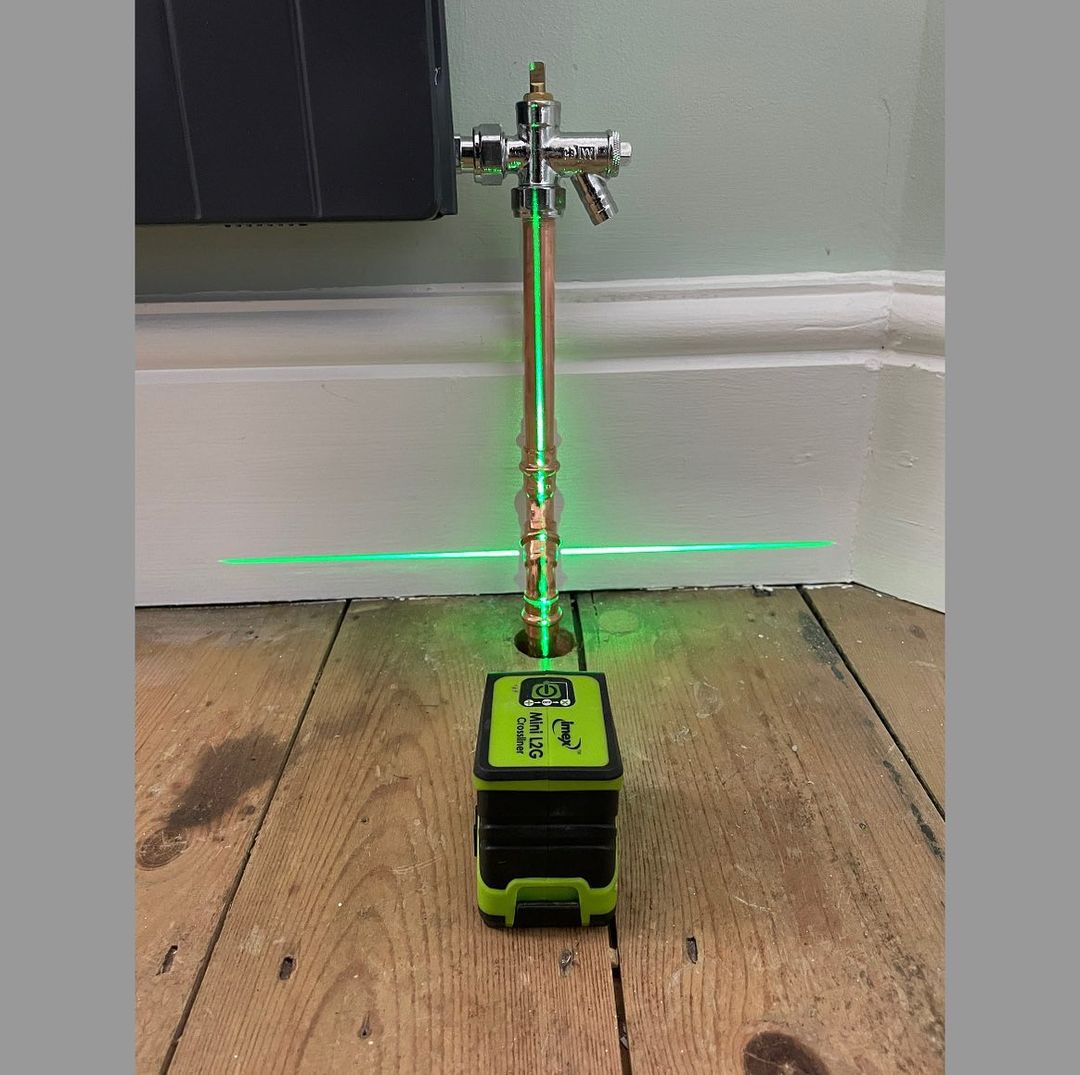 The Imex L2G Mini Laser Level is low cost, compact, accurate and perfect for any indoor levelling tasks around the home, such as tiling, installing cabinets or, in this case, radiators! 

📸 charlton_gas_services

#imex #imexlasers #imexlasersuk