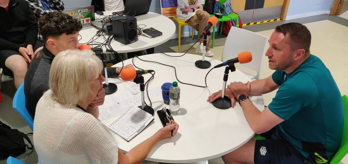 92.5 Phoenix FM tweet media