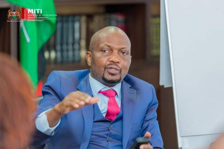 amalichaKE's tweet photo. MITI CS Kuria is speaking on behalf of Kenyans who are silent
Media has gone rogue against the government
#CSMusaIsRight

Rogue NMG 

 MITI CS MsemaKweli https://t.co/bxdoxvKX8r