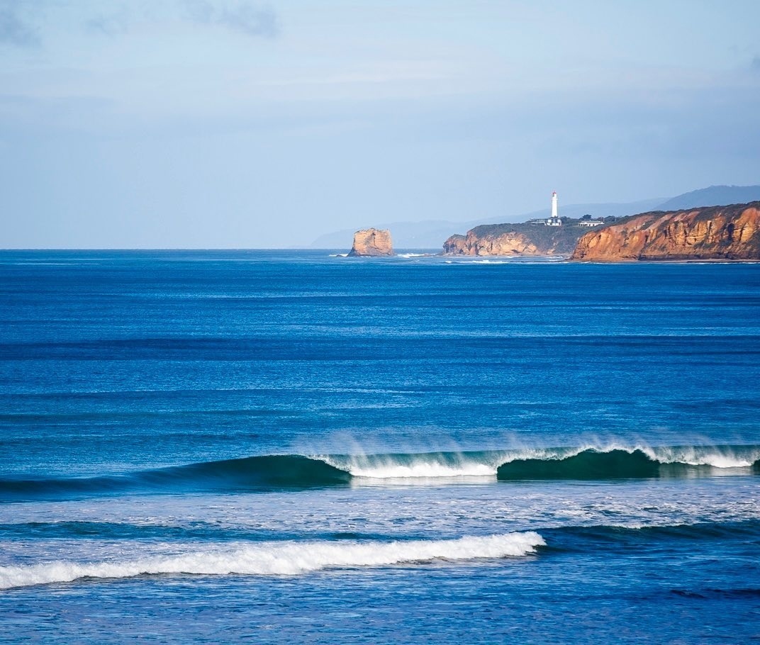 Is there anything better than a clear, crisp winters day?

📷 @ben_differding_photo

#victoria #visitvictoria #surfing #surf #surfingvictoria #vicmafia #notxtnowrecks