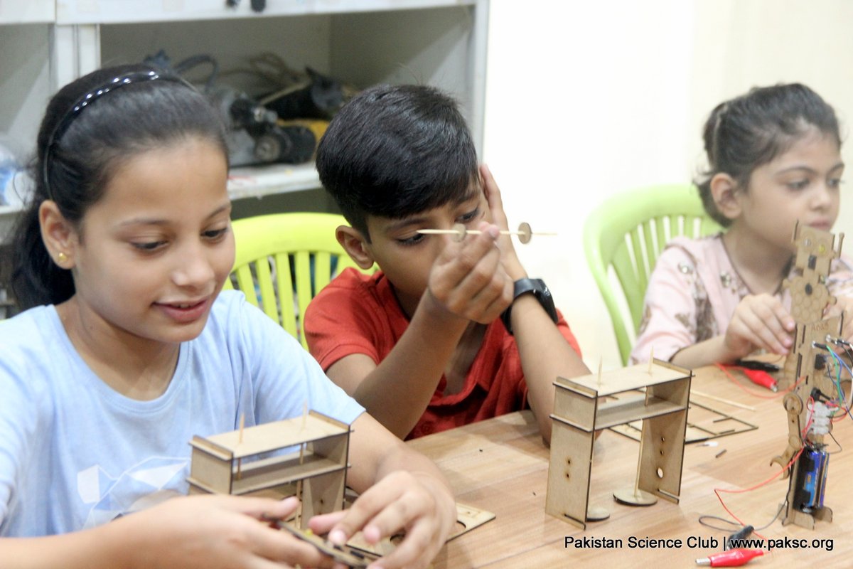 abddulrauf's tweet photo. Glimpse from @Pakscienceclub1 3rd #sciencecamp 
we are coming to Islamabad to organize the same camp with the collaboration of
@ECO4Science and @OfficialAIOU  

#STEM #STEAM #SCIENCE #Islamabad #STEMeducation https://t.co/ZLmWJfgf2x