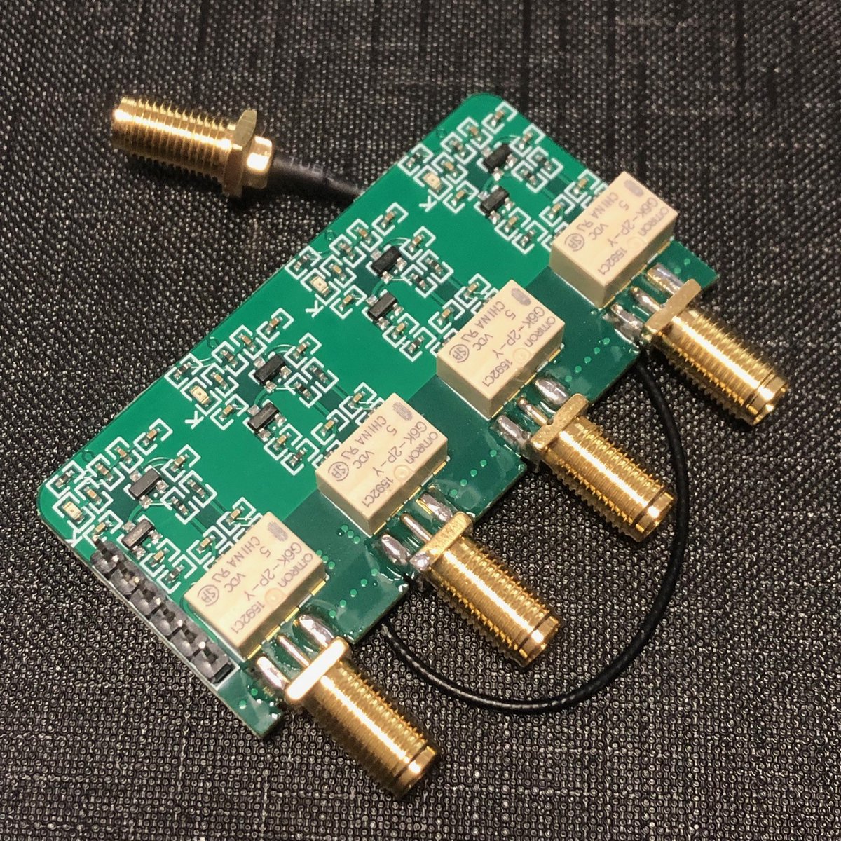 4:1 RF switch  DC - 150 MHZ

sv1afn.com/en/tr-switch-r…