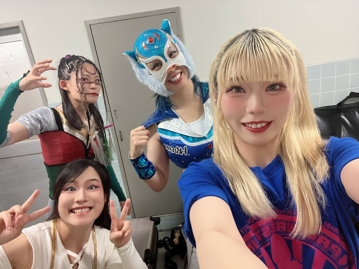 poppopoppoko's tweet photo. 新韓国プロレスありがとうございました!!
楽しかった!!なんだか心が安らいだ!!😆😆(??)
前回、コーチに頂いた意見を自分なりに解釈して実践してみたら、
また別のコーチから褒めてもらえた。嬉しい。
パン、美味しかった。
#2p5
#2point5女子プロレス
#女子プロレス
#新韓国プロレス https://t.co/B3gRItYz4y