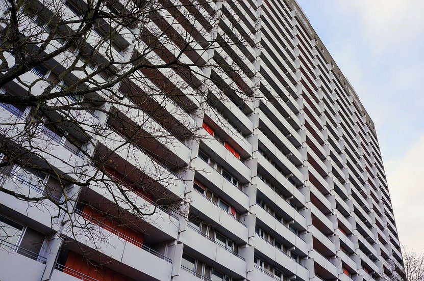 Wirtschaftsrat Bremen spricht sich gegen Kommunalisierung der Grohner Düne aus

Müller-Arnecke: „Rekommunalisierung von Wohnraum ist ein Irrweg!“

Mehr dazu: wirtschaftsrat.de/de/verband/lan…