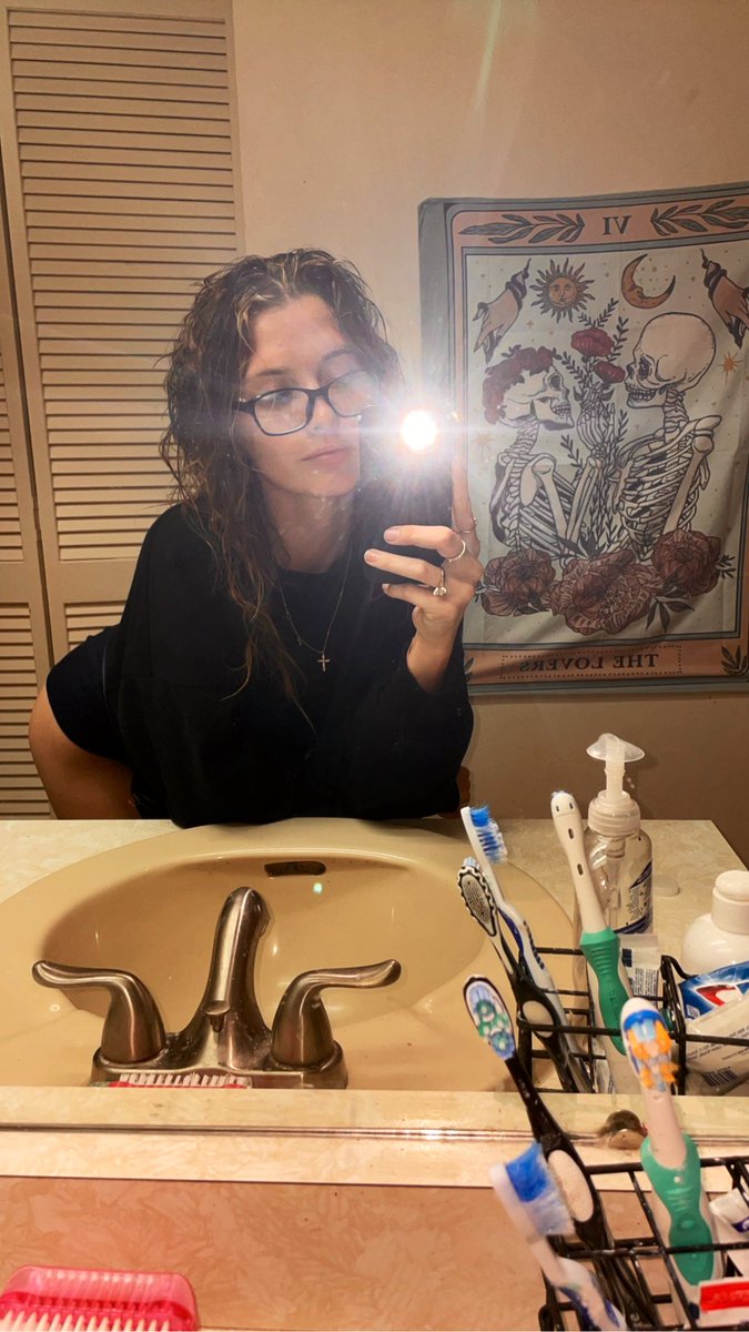 AlllieCattX's tweet photo. pretty hurts. 
#inmyfeelings #cuddle #sleepy #workhardplayharder #ofpromo #sexy #lilbooties #whitegirls #aries #ContentCreator #WomanCrushForever #freak #contentforsale #dmme #modeling #finefemales #stoners #body #onlyfans #WomanCrushForever https://t.co/ckEc8NKxC0