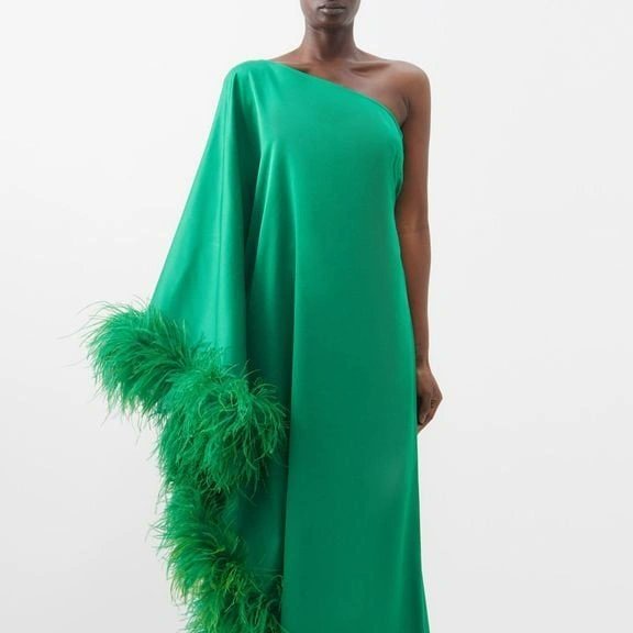 Add a touch of elegance and nature's beauty to your wardrobe with our custom-made green dresses for ladies. Let us bring your dream dress to life with our expert sewing services. Stand out from the crowd with a unique creation tailored just for you!

#VendabuyFashion