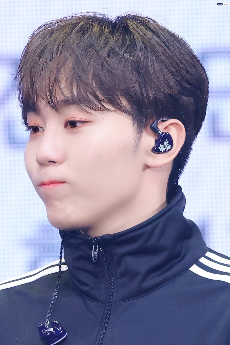 볼 빵빵 😘🩷🩵🩷🩵
#세븐틴  #SEVENTEEN  #승관 #SEUNGKWAN #スングァン #부승관