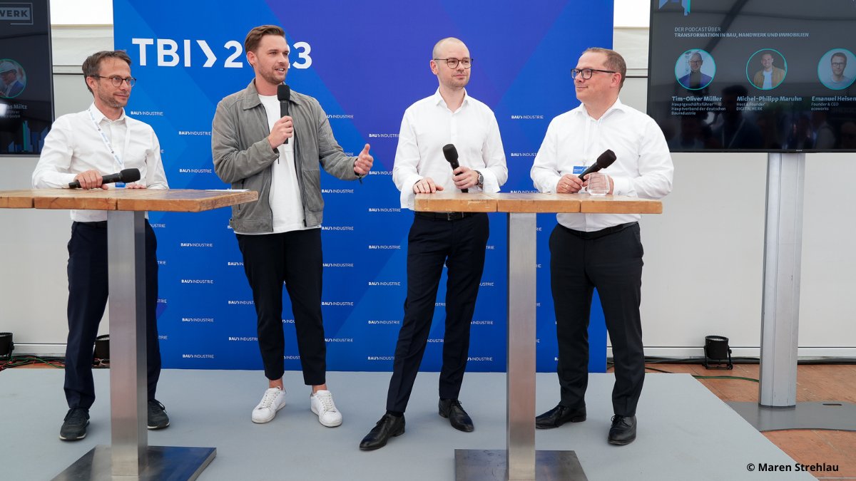 Die BAUINDUSTRIE (@dtbauindustrie) on Twitter photo Die neue #ConTech-Plattform ist da! Über das Leistungsangebot und die Ziele der Initiative sprach <a href="/TOM_baut/">Tim-Oliver Müller</a>, HGF der BAUINDUSTRIE, im Live-Podcast mit DIGITALWERK auf dem #TBI2023🎙️Zum Podcast bit.ly/3JmuAAh Die neue #ConTech-Plattform ist da! Über das Leistungsangebot und die Ziele der Initiative sprach <a href="/TOM_baut/">Tim-Oliver Müller</a>, HGF der BAUINDUSTRIE, im Live-Podcast mit DIGITALWERK auf dem #TBI2023🎙️Zum Podcast bit.ly/3JmuAAh