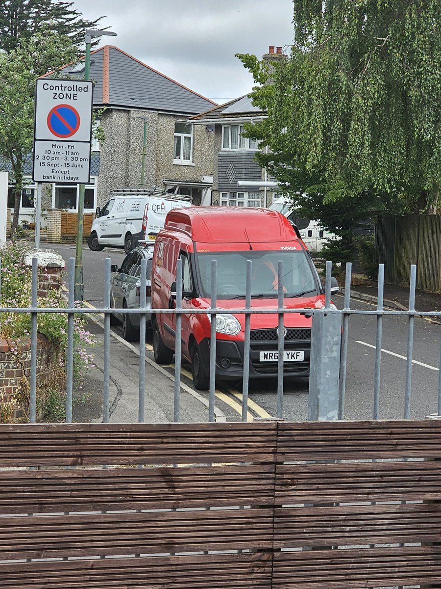 Over one month of reporting this dangerous parking and the Royal Mail have failed to tackle it. I would like this raised to the Postal Review Board now! <a href="/Bournemouthecho/">Bournemouth Echo</a> <a href="/BCPCouncil/">BCP Council</a> <a href="/ConorBurnsUK/">Sir Conor Burns</a> <a href="/Tobias_Ellwood/">Tobias Ellwood</a>