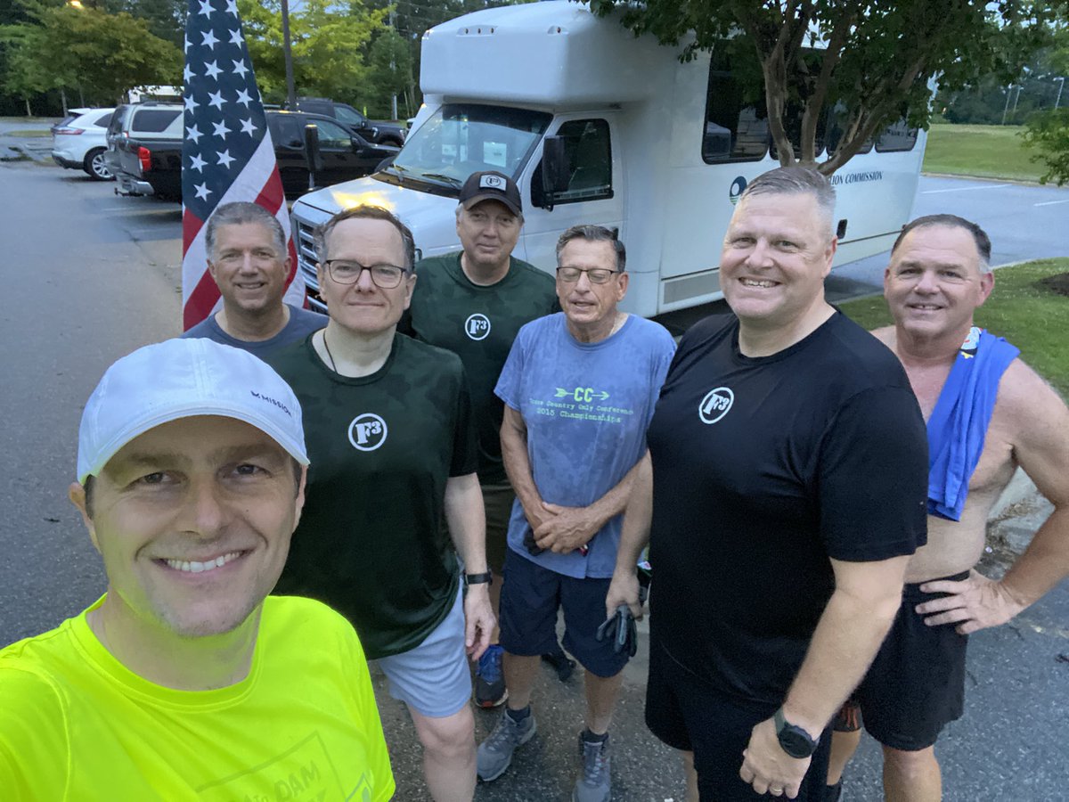 Gamecock_Matt97's tweet photo. 7 members of the @F3LakeMurray #StrutBrigade for a full body assortment of exercises to totaling 50 reps per round at @F3Strut this AM. https://t.co/4Ps2SQjkC5