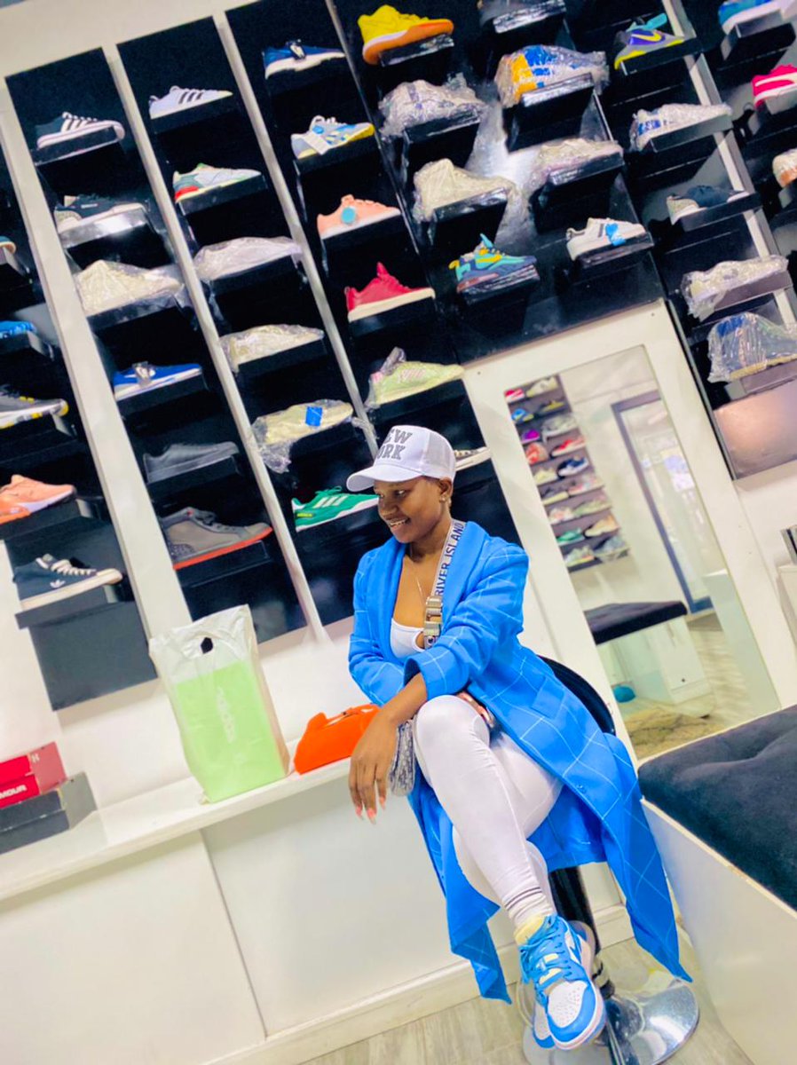 essentialZim's tweet photo. Don't forget to check us out for all your original sneakers ✅
32 Rhodesville avenue, Rhodesville mall shop 7..(On your way to Kamfinsa)
We are open ✅
#originalsneakers
#Authethic
#genuine
#Boxedsneakers
#Laybyes
@essentialZim https://t.co/sCGYdYgzND
