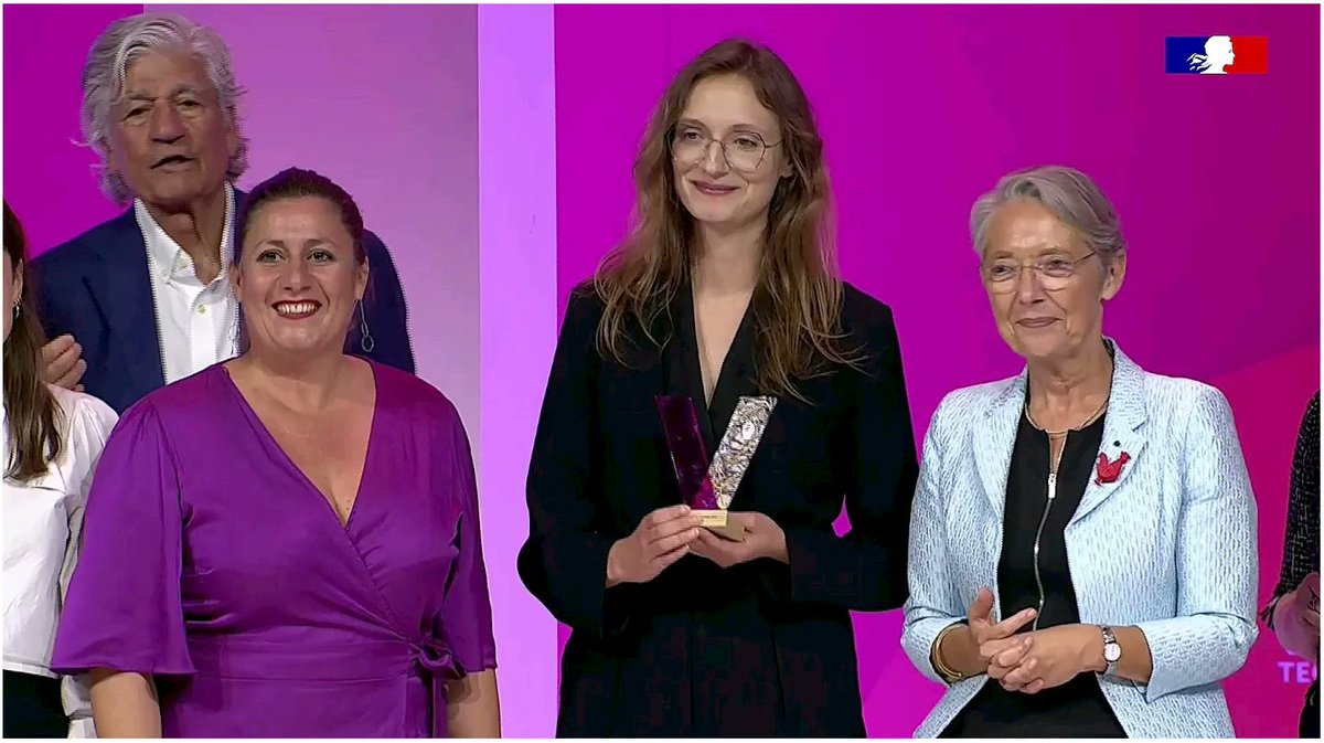 Au salon <a href="/VivaTech/">VivaTech</a>, la Première ministre a annoncé le lancement du programme « Tech pour toutes », ayant pour objectif d'accompagner 10 000 jeunes femmes d'ci 2026 souhaitant commencer ou poursuivre des études supérieures ds le #numérique buff.ly/440mG7W
#feminisonslatech