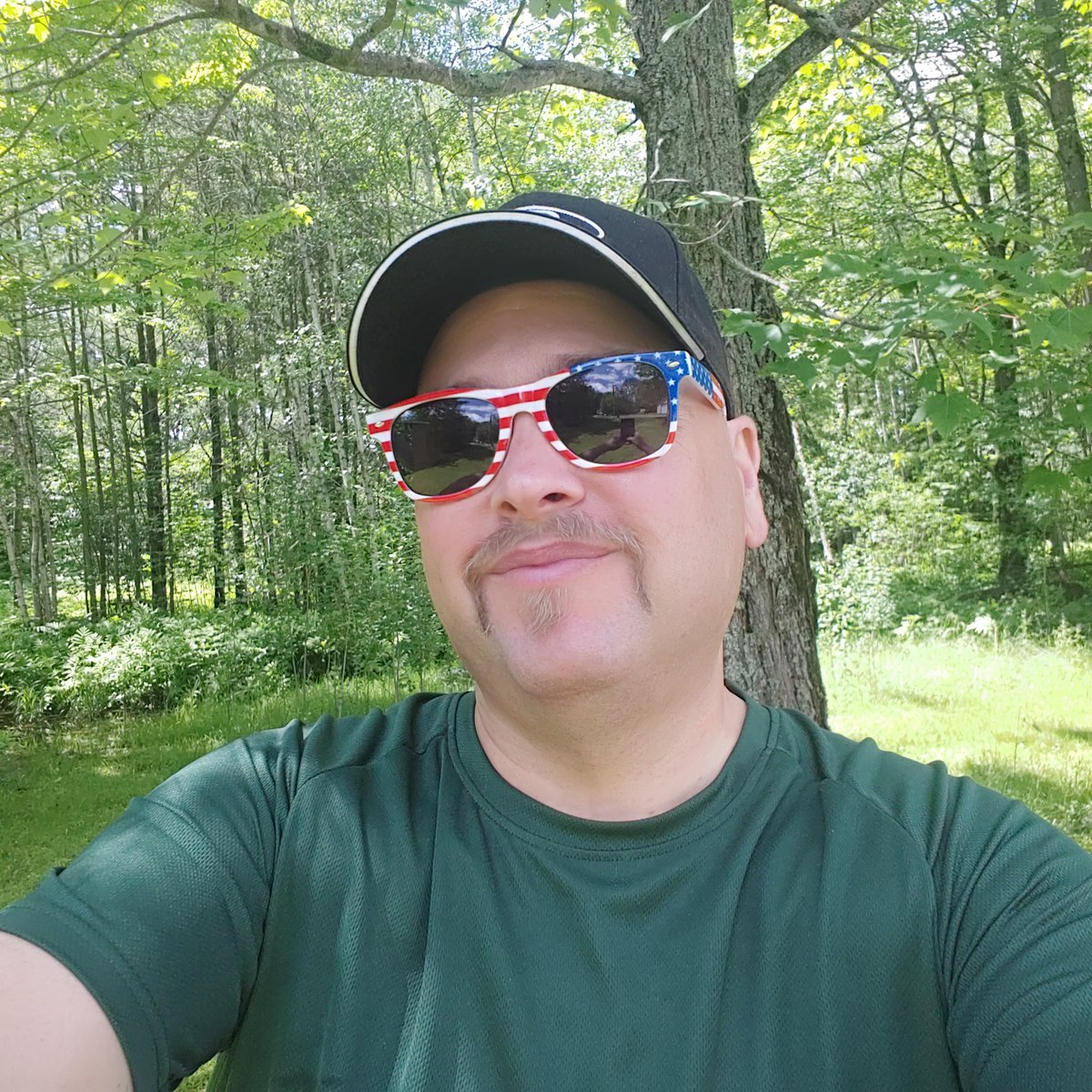 JosephD97626425's tweet photo. It's so green 😂 https://t.co/RuWbCvHfRJ