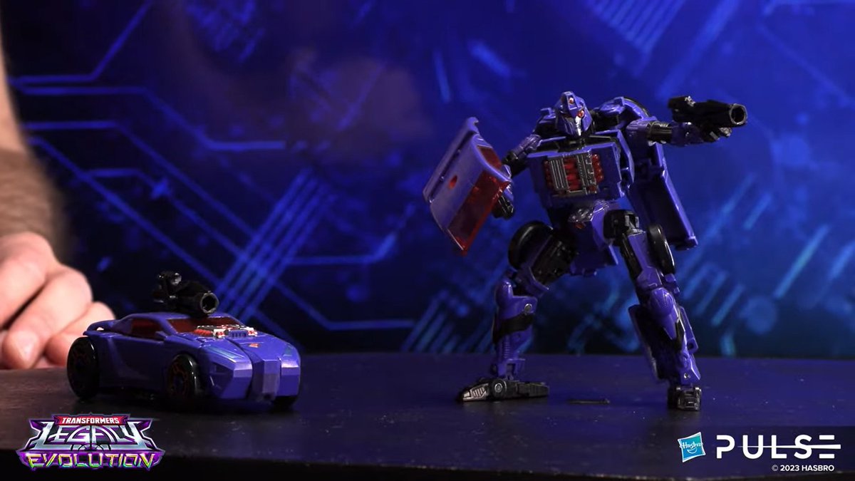 Shadow Striker! #Transformers #HasbroPulse #Hasbro