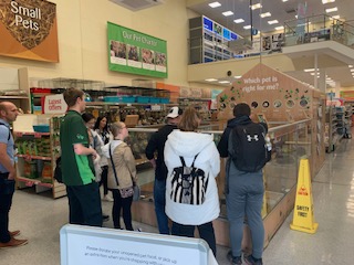 CarmelWorkEx's tweet photo. An absolutely incredible experience for our animal loving @Carmel_FL_Dept students @PetsatHome @PetsAtHomeFdtn Henry was just perfect explaining all about animal care, what he loves about working at Pets at Home and explaining the skills needed to work there #ThankYou #careers https://t.co/u1QQqmqArj
