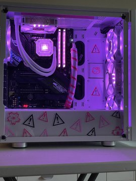 fursuitmaniafam's tweet image. 😮‍💨

 #CustomPC #kawaiigirl #kawaiipc #kawaiigamingsetup #sanrio #HelloKitty
