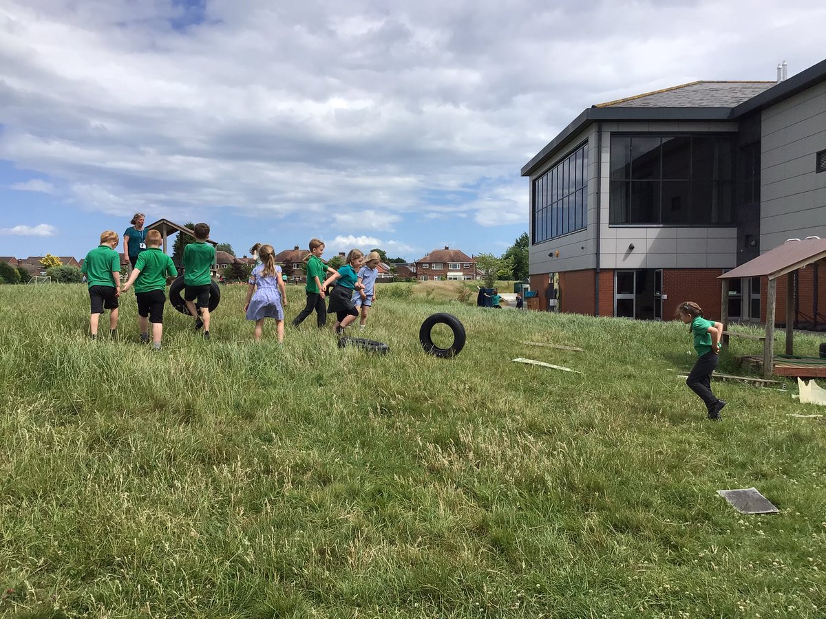 BDP_Year1's tweet photo. Year 1 taking part in English traditional sports cricket and cheese rolling!!@bentondeneprim https://t.co/TAQgCfvohQ