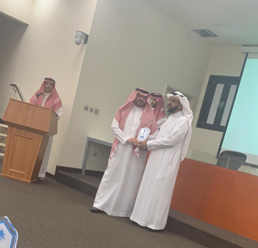 KsuSoil's tweet photo. حصل القسم في هذا اليوم على درع من @CfasEdu نظير الجهود المبذوله في تفعيل الانشطة العلمية للعام الجامعي ١٤٤٤ https://t.co/91NnTctggG