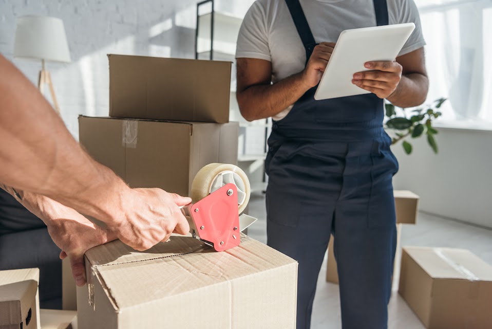 Do you need help moving into your new home? Everlasting Moving can take care of that! everlastingmoving.com #CommercialMovingCompany #CommercialMovingService #StorageFacility #StorageCompany