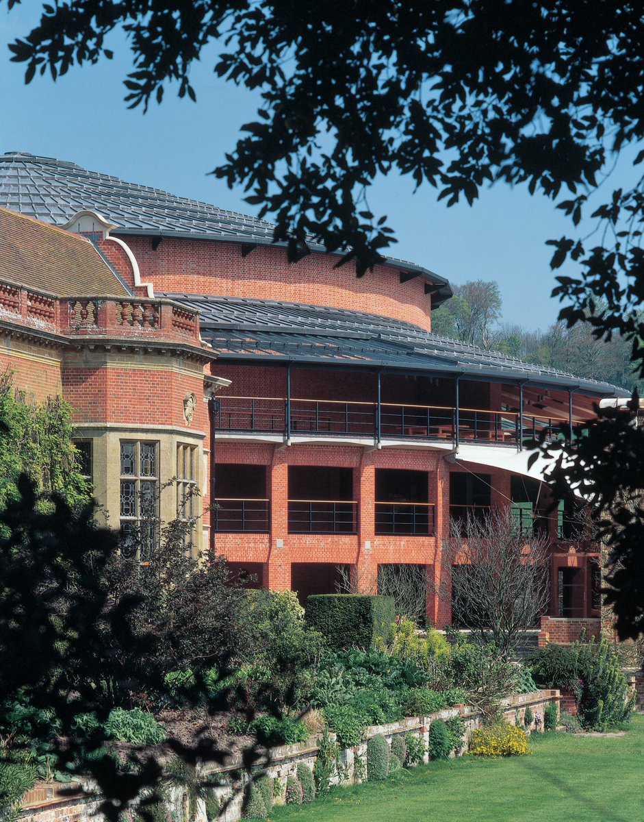 dezeen's tweet image. Ten key projects by high-tech pioneer Michael Hopkins: dezeen.com/2023/06/20/mic…