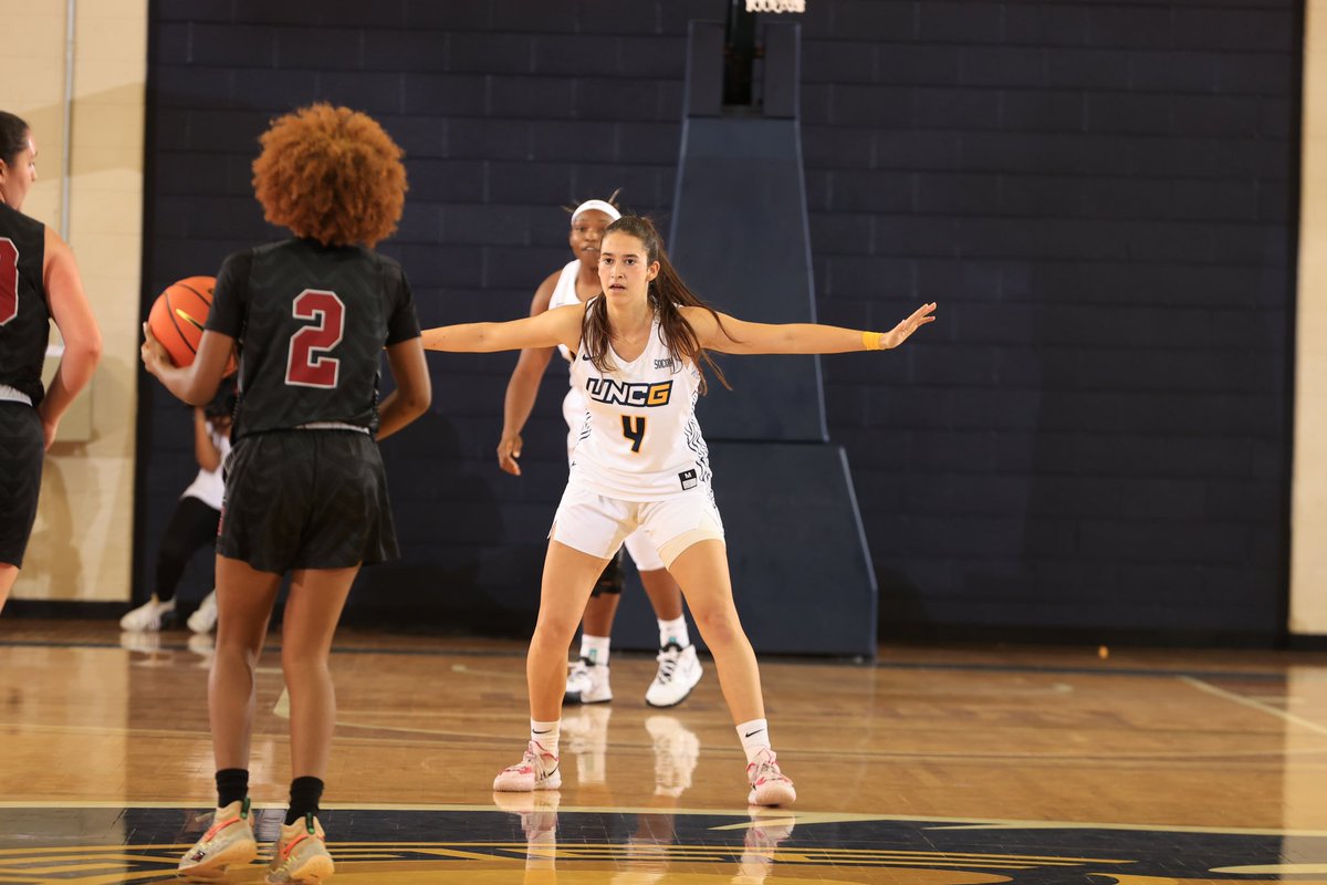 HUGE congratulations to one of our most recent alumni, Anna Terron, for signing to play professionally with HGB Ausarta Barakaldo 💪🥳

#letsgoG