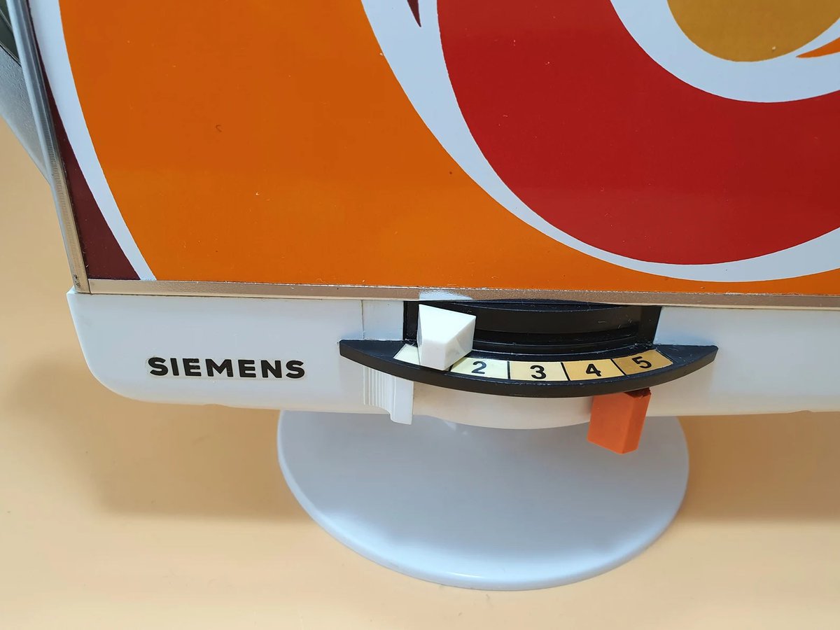 WaldoKanto's tweet image. 1970's Toaster model TT 8003 by Siemens - Germany