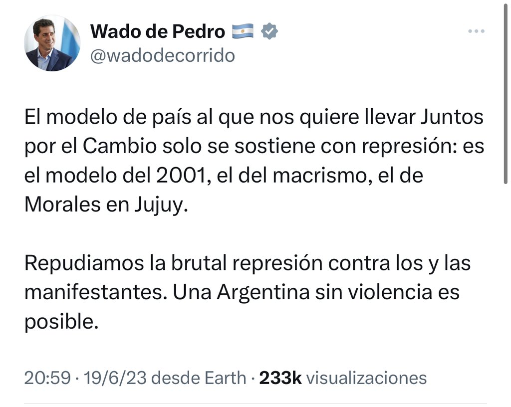 guadavazquez's tweet photo. Parafraseando a los referentes del oficialismo que salieron en tándem a tuitear sobre #Jujuy (no así sobre #Cecilia): Jujuy es el laboratorio de lo que pretende el FDT a nivel nacional si gana la oposición. 
O sea, un 2017 permanente.
El Kirchnerismo como oposición es tan o más dañino que el Kirchnerismo en el poder.
Pobre país.