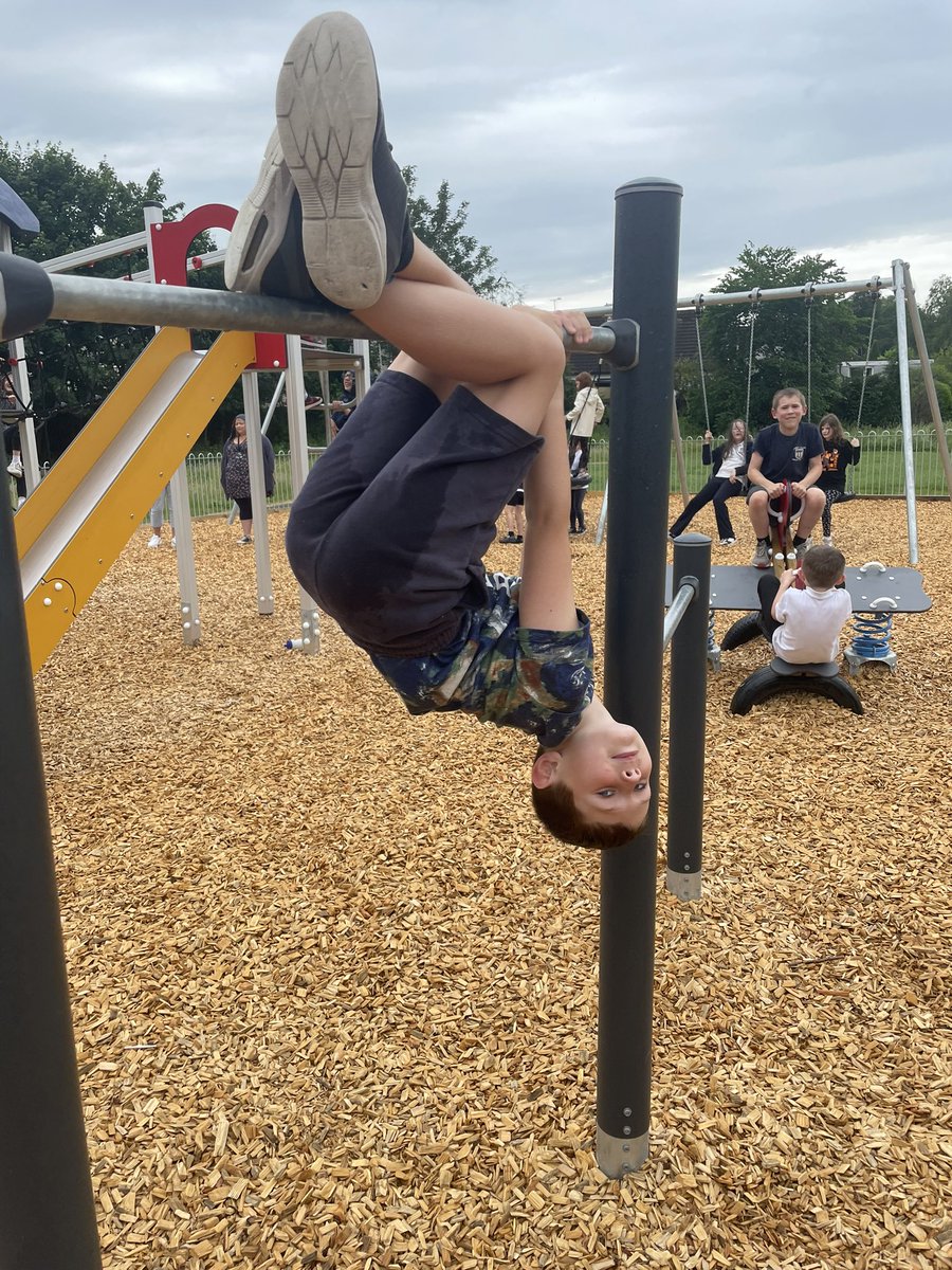 P5 had a fantastic afternoon on our trip to the park(despite the rain!) We took a lovely walk to Lade Park with P3 this afternoon. We played football and played in the play park🤗🛝⚽️ <a href="/CuthbertsonLVPS/">Miss Cuthbertson</a>