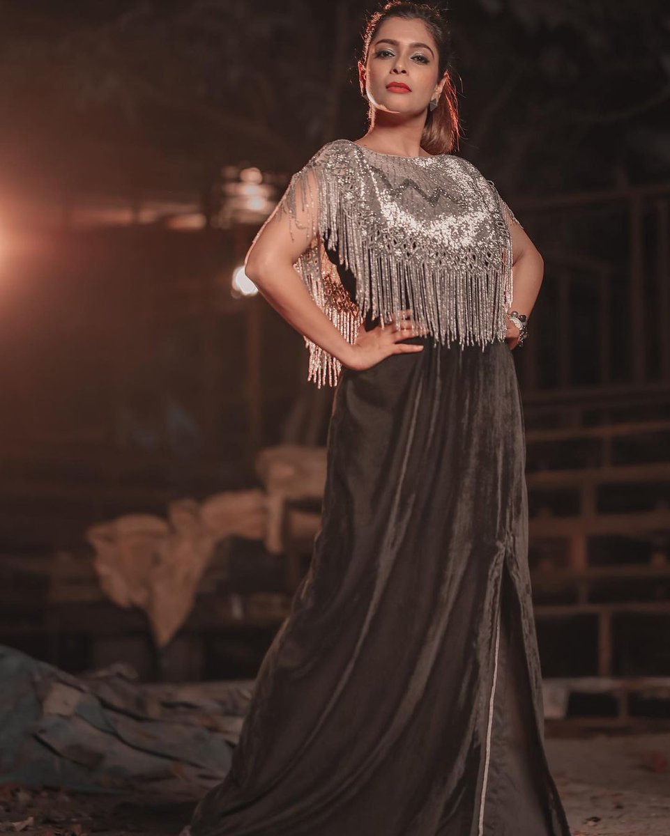 PrincessKikian's tweet photo. Majestic,Alluring And Beautiful Goddess @KikiVijay Madam.She Stands With Great Attitude And Perfection.

@alphonsamary19 https://t.co/mveyjFCPRZ