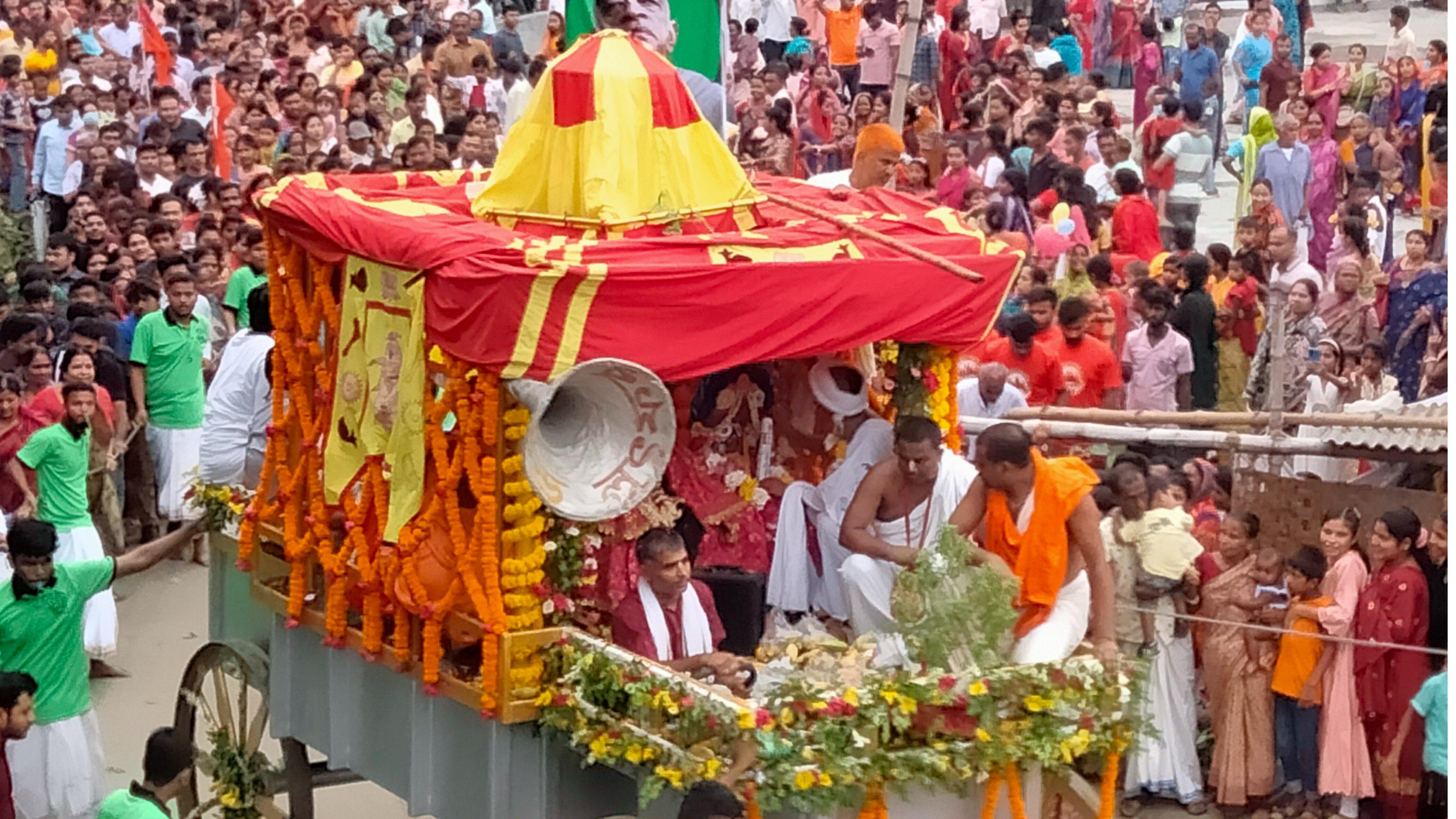 কালিয়াকৈরে বিভিন্ন স্থানে রথযাত্রা মহোৎসব শুরু