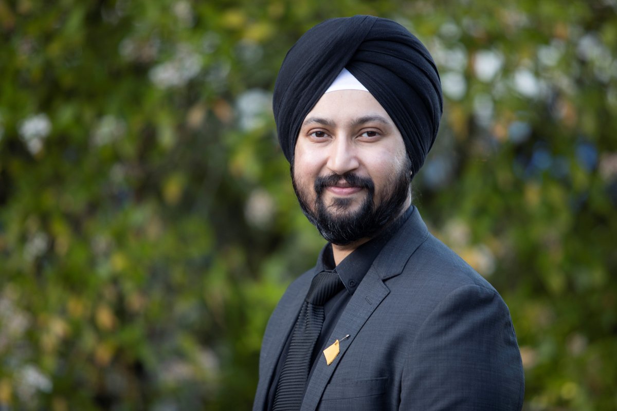VIUniversity's tweet image. Meet your 2023 valedictorians! Being one of the first groups of students to go through the restructured Master of Business Administration program was a highlight of Prabhdeep Singh Sambi’s VIU experience. Learn more about Prabhdeep on the #VIUBlog:bit.ly/3P59SZp #VIUGrad