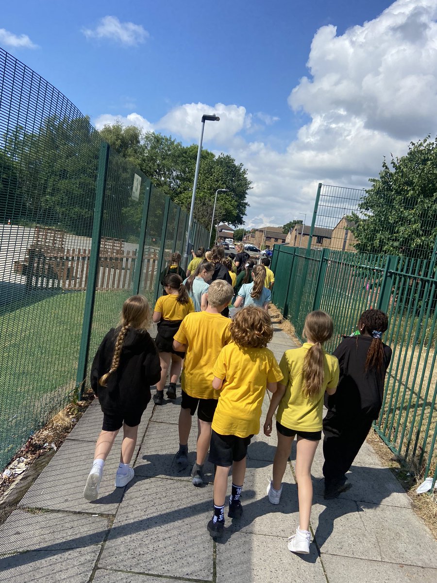 ChristChurchCoE's tweet image. Walking club enjoyed their stroll around Bootle to gain points for @BTSBootle! We are so close to catching up to first place now - keep going, Team Christ Church! 💚💛 #BTS #BeatTheStreets #walkingclub #afterschool #pointsmakeprizes @southseftonssp