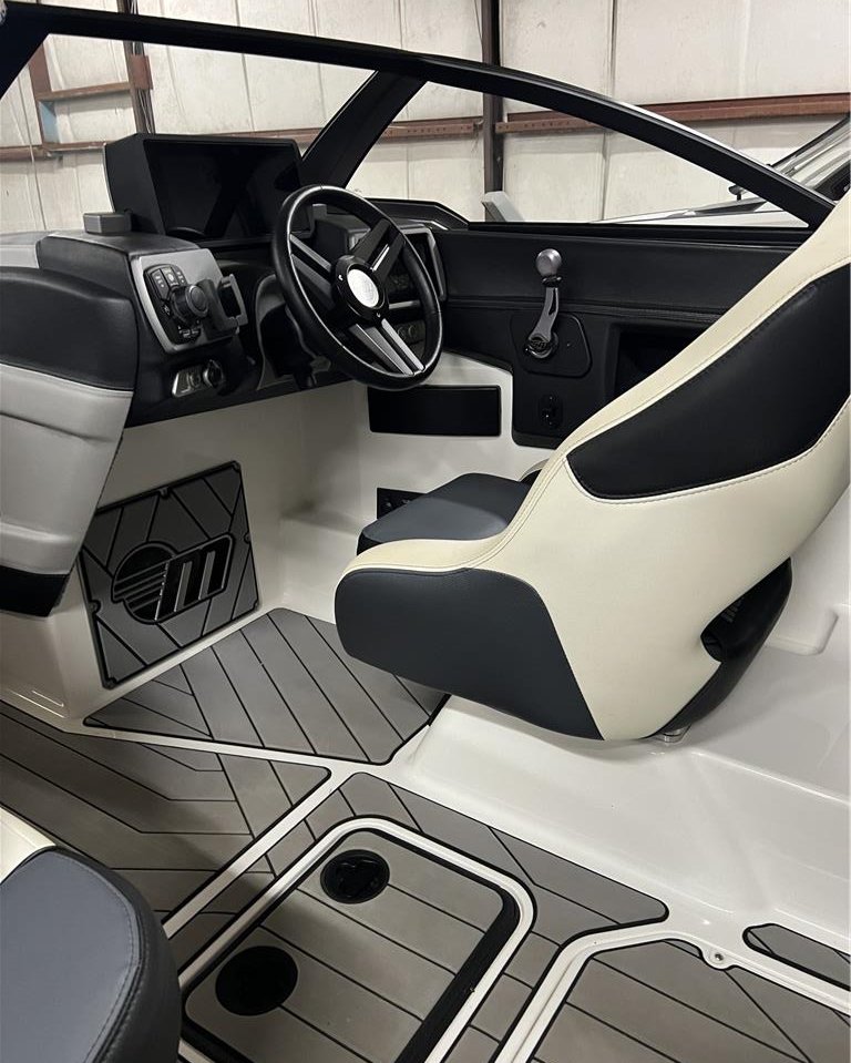 2018 Malibu 23 LSV with 324 hours on the Indmar 6.2L motor in Thomasville, GA for $108,500.  Find this boat and more inboards on OnlyInboards.com #wakesetter23lsv #malibu23lsv #indmarmarine onlyinboards.com/2018-Malibu-23…