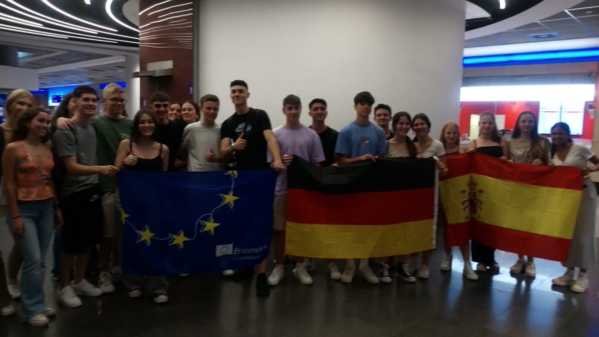 Comenzamos nuestras movilidades Erasmus+ SCH en Alemania. ¡Cuántas emociones por  vivir en el centro Georg Büchner Schule! #erasmus @sepiegob @EducaAnd @speiandalucia