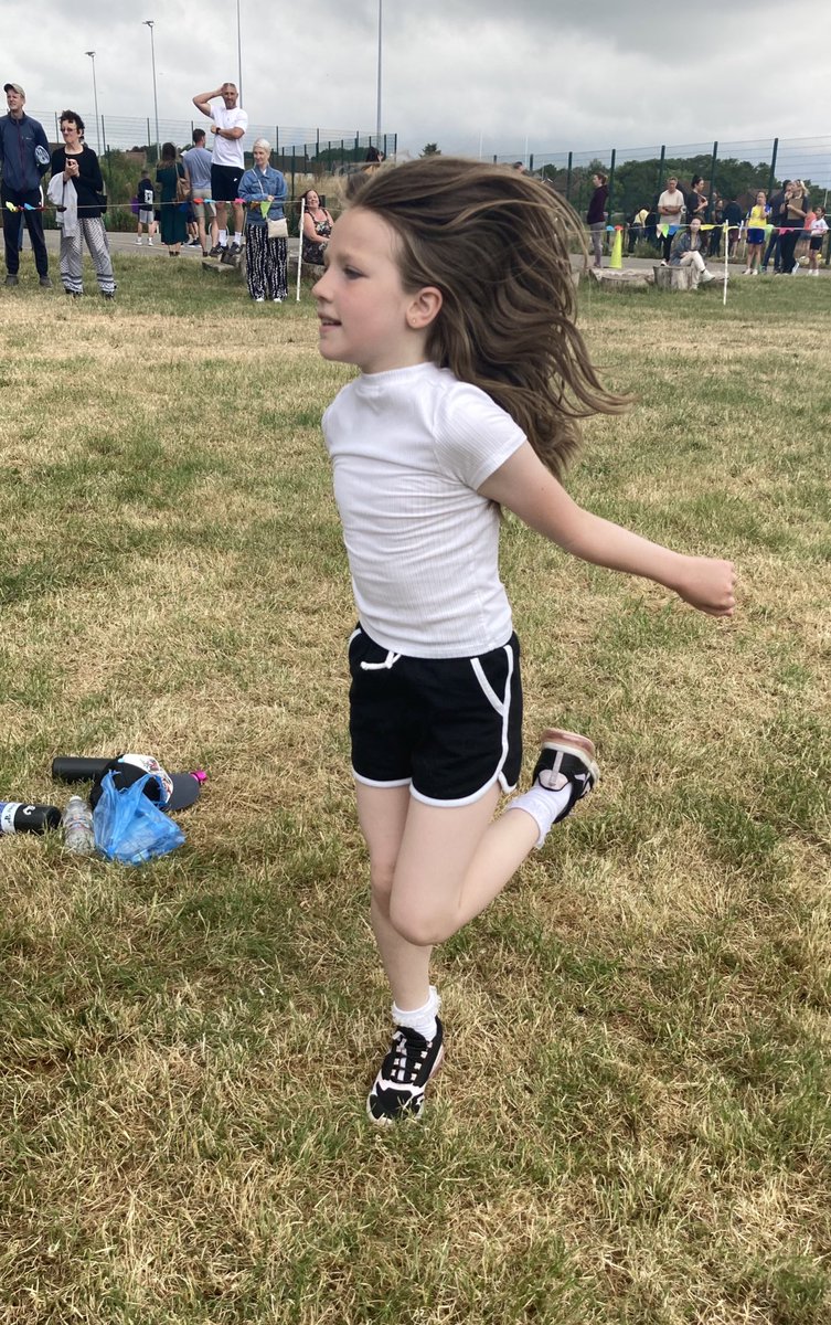 ysgolyddraig's tweet photo. Well done to everyone - parents and children, for a fabulous inclusive Sports Day ! Great fun was had by everyone 👏 🏅 #YYDachieve #YYDenjoy #YYDsportsday23 #YYDyear4 https://t.co/qOb7dkLfD1