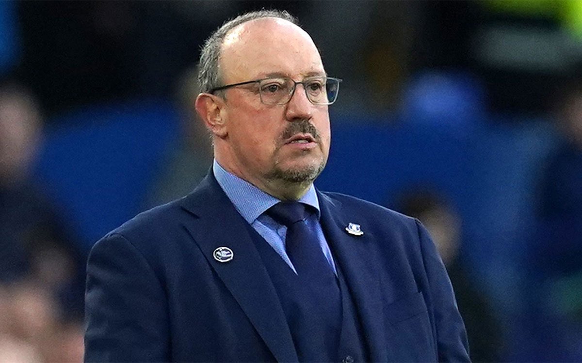🚨 Rafa Benítez is on the verge of taking over as the new manager of Real Betis.

The Spaniard turned down big offers from Saudi Arabia to return to Spain. 🇸🇦💰

(Source: @TheAthleticFC)