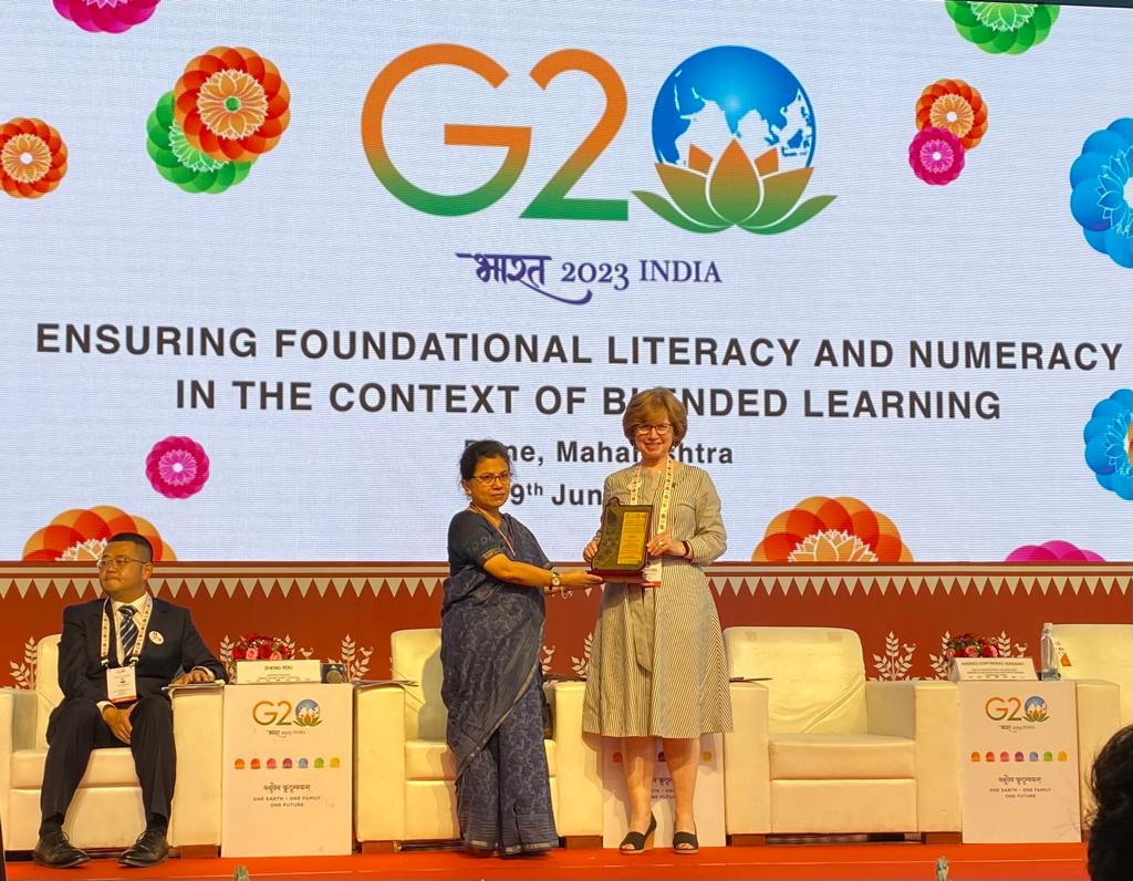 U.S. Consulate Mumbai (@usandmumbai) on Twitter photo .<a href="/MMcLaughlinEDU/">Maureen McLaughlin</a> spoke at the <a href="/G20Org/">G20 South Africa</a> seminar on Foundational Literacy and Numeracy and the role of community schools in the United States, on the sidelines of the Education Ministerial in Pune. The <a href="/USEdGov/">U.S. Department of Education</a> strategy on community schools aims to transform schools into a place of .<a href="/MMcLaughlinEDU/">Maureen McLaughlin</a> spoke at the <a href="/G20Org/">G20 South Africa</a> seminar on Foundational Literacy and Numeracy and the role of community schools in the United States, on the sidelines of the Education Ministerial in Pune. The <a href="/USEdGov/">U.S. Department of Education</a> strategy on community schools aims to transform schools into a place of