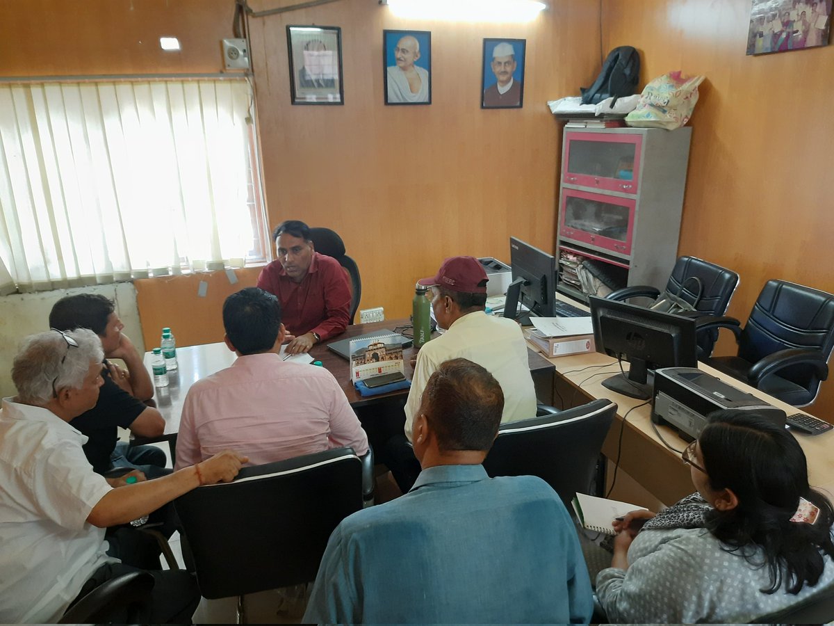 Meeting held with Amar Shakti Handlooms regarding the scope of Handloom Enterprise based on natural resources in Uttarakhand #VocalforLocal
@IFADSouthAsia @ganeshjoshibjp @SecyRDUK @nitikakh22 @dd_msydav @CdoDehradun @REAPUttarakhand @Kailashbhatt120