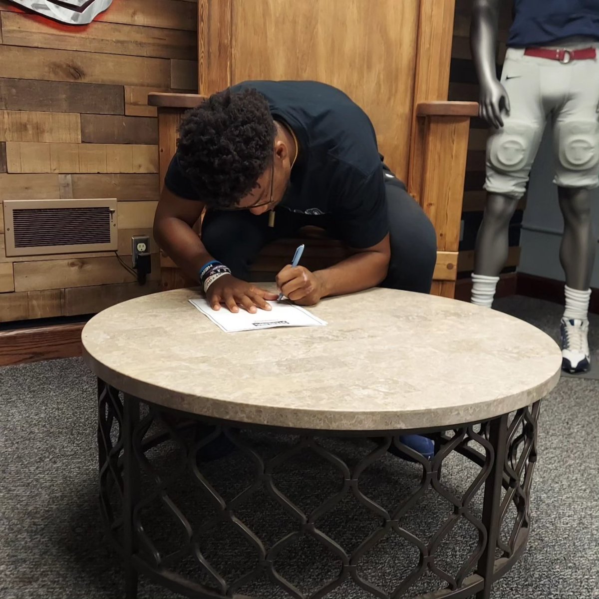 Derek Graves tweet media