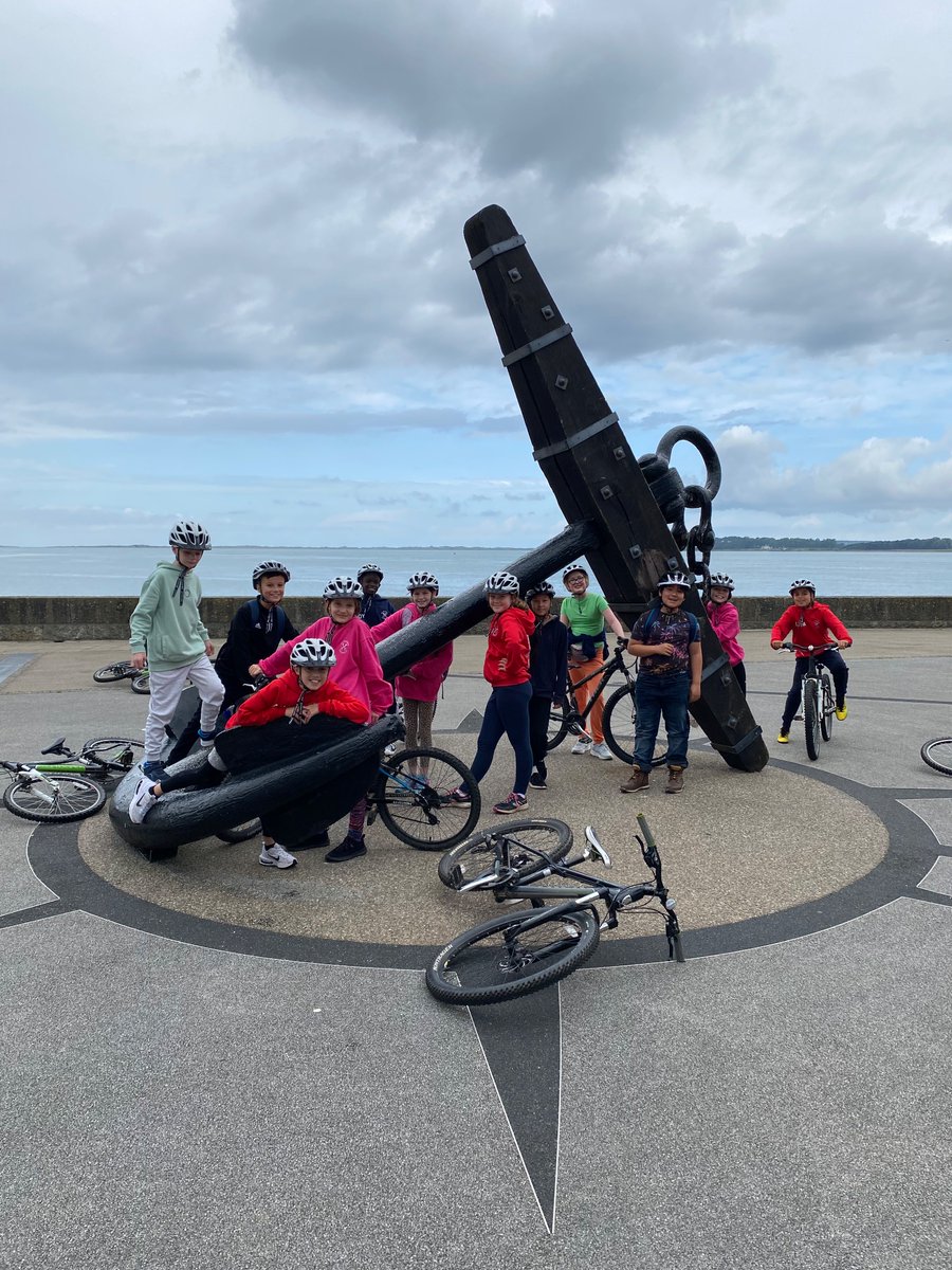 EdgmondStPeters's tweet photo. Groups 1 and 2 have cycled to Caernarfon this morning for ice creams… 🚴🍦 https://t.co/tlEAFf0sy8