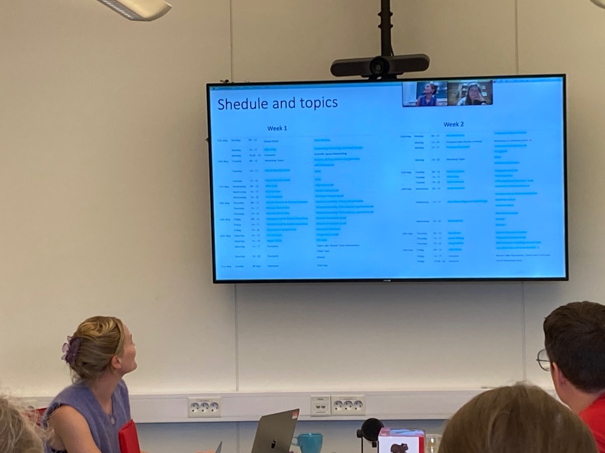 MauriceSundy's tweet photo. @Oslo_Mycology weekly meeting is virtually taking place is the Prelate House at Cesky Krumlov. @inesusanne summarising her 2-week experience in the genomics course 2023. Back to the past for many of us @evomics https://t.co/OX5OT3zqxj