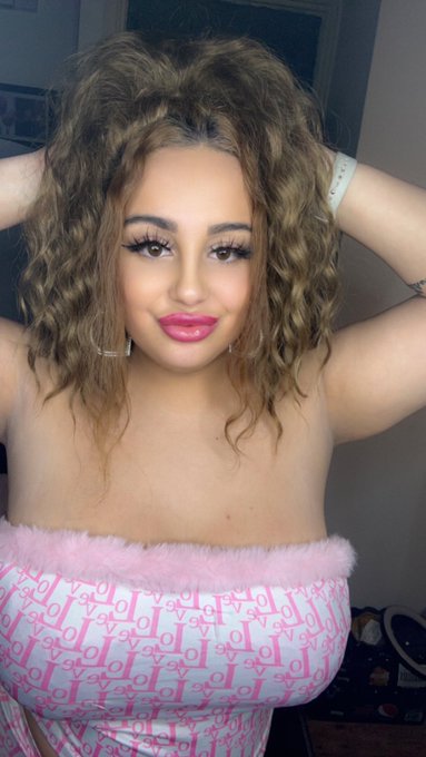 Who wants to treat for my nails for my bday 🥰✌️👀cashapp Princesstoyaxo surprise me if you want 💃 https://t<a href="/tag/findom"class="tags"><span>#findom</span></a><a href="/tag/findomgoddess"class="tags"><span>#findomgoddess</span></a>