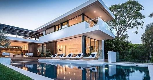 Enteresan bir belgeseli izledim dün. Kimlik değiştirerek yaşayan vurgunculardan ve kanun kaçaklarından bahsediyorlar

Hemen hepsi bir şekilde yeni yerde düzen kurmuş, kimisi gizli kimisi açıktan yaşıyor ama eski kimliklerini aklamak ve ona geri dönmek için para harcıyormuş.