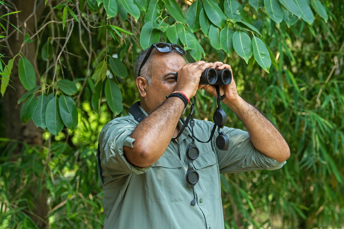 Get ready for a wild ride with Anantha Murthy as he unveils nature's best-kept secrets through the "eyes" of ZEISS Terra Binoculars.
#zeissbinoculars #zeissnatureindia #zeissnature
#birding #birdwatcher #birder #nature